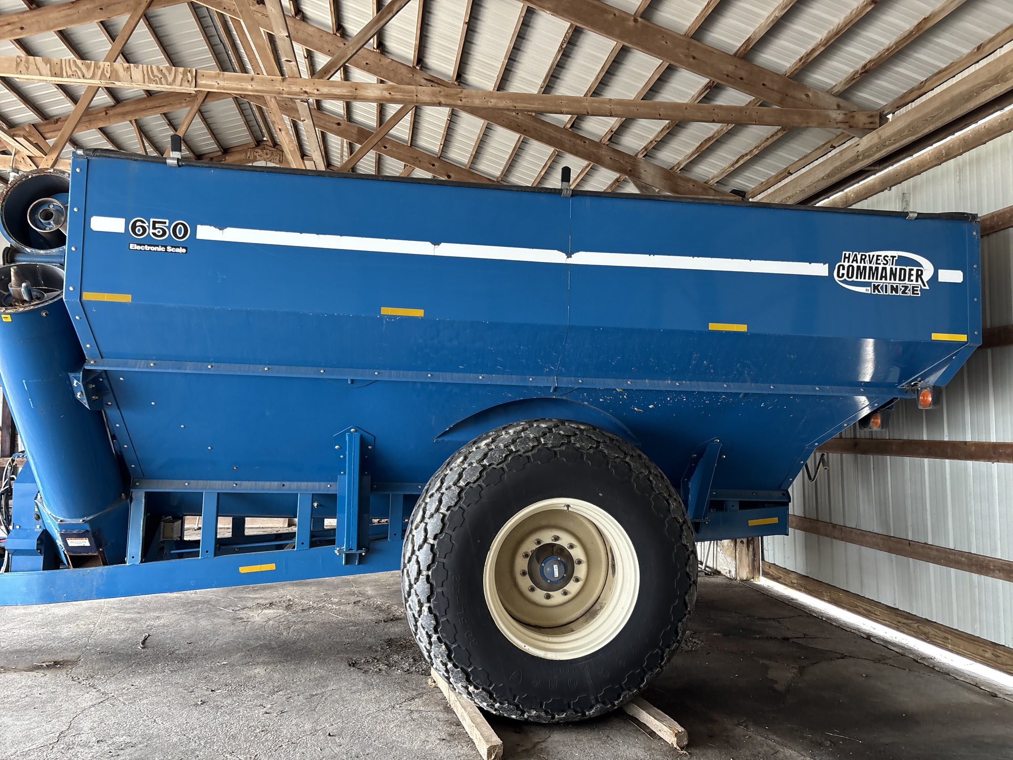 Used 2004 Kinze 650 Grain Carts at Koenig Equipment in Urbana, OH - PhotoXL11