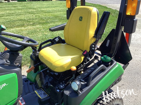 Photo of 2024 John Deere 1025R