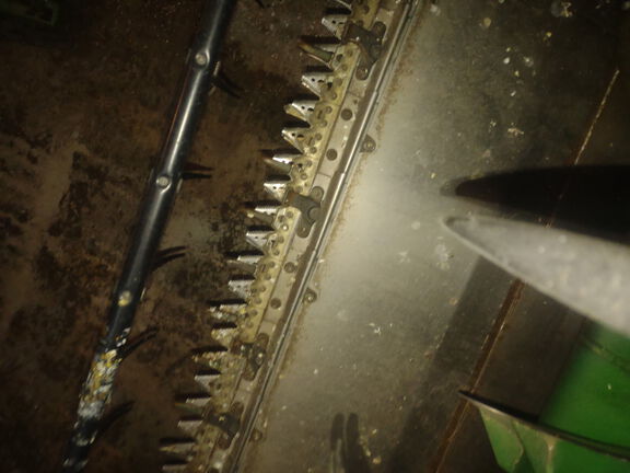 2011 John Deere 635F - Photo19