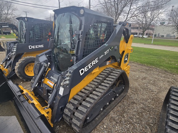Photo of 2025 John Deere 317 P
