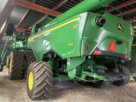 Photo of 2025 John Deere S7 800
