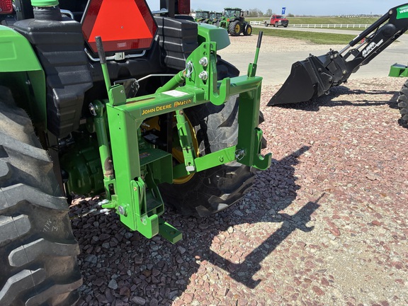 2024 John Deere 4052M (7th thumbnail)