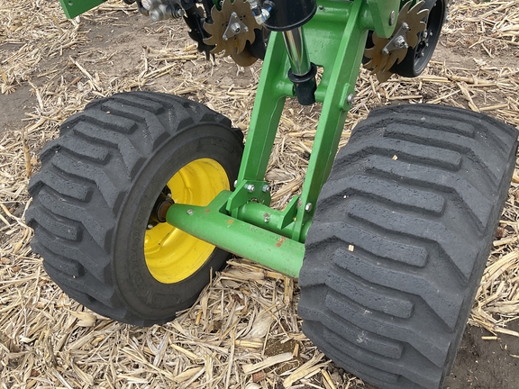 2025 John Deere DB90 - Photo16