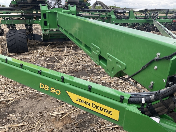 2025 John Deere DB90 - Photo12