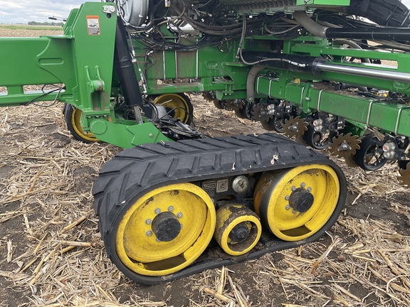 2025 John Deere DB90 - Photo13