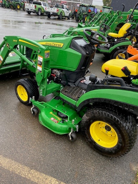 2016 John Deere 1025R Image 7