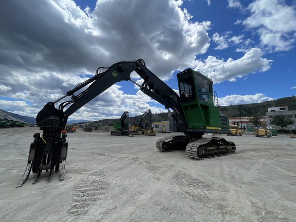 2018 John Deere 2156G