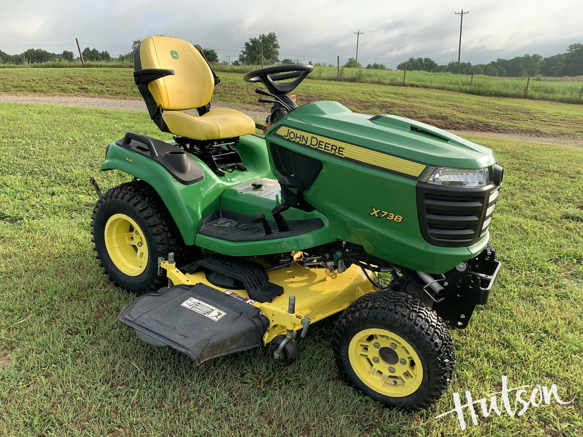 2022 John Deere X738