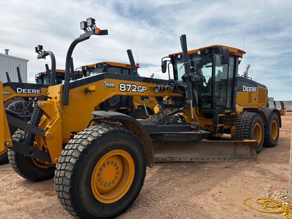 Photo of a 2020 John Deere 872G
