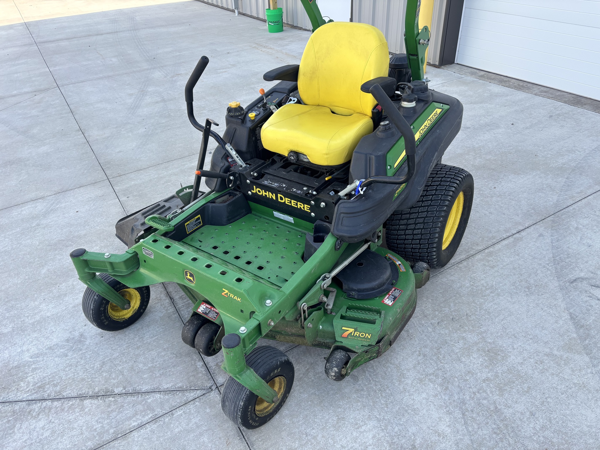 Used 2014 John Deere Z925M Zero Turn Mowers at Koenig Equipment in Botkins, OH - PhotoXL0