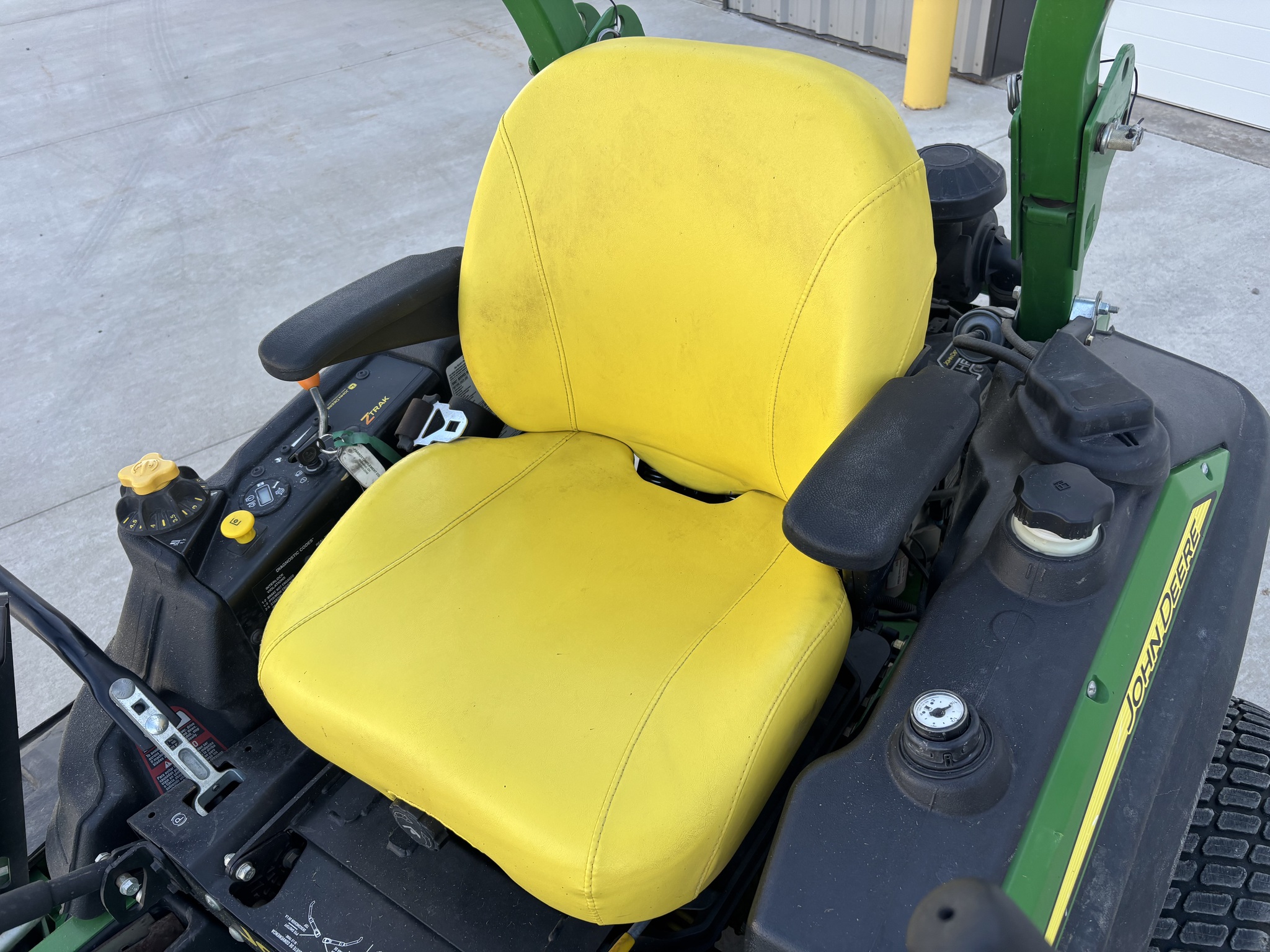 Used 2014 John Deere Z925M Zero Turn Mowers at Koenig Equipment in Botkins, OH - PhotoXL8