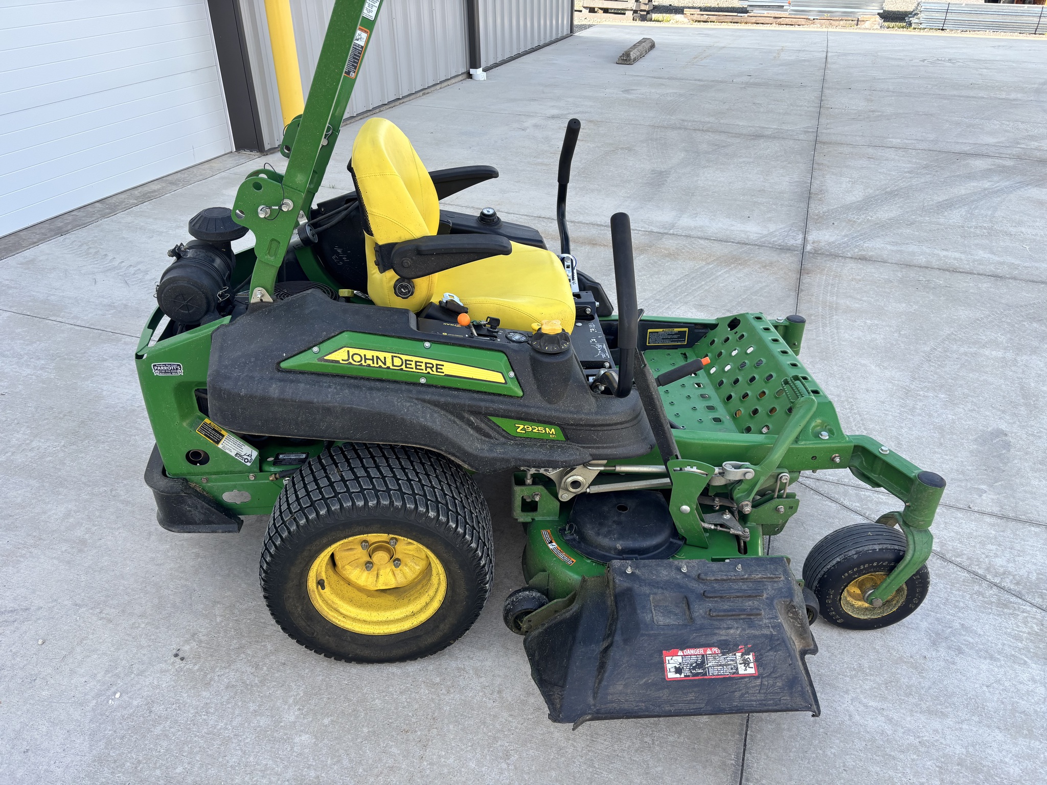 Used 2014 John Deere Z925M Zero Turn Mowers at Koenig Equipment in Botkins, OH - PhotoXL6