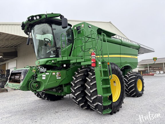 Photo of 2023 John Deere S780
