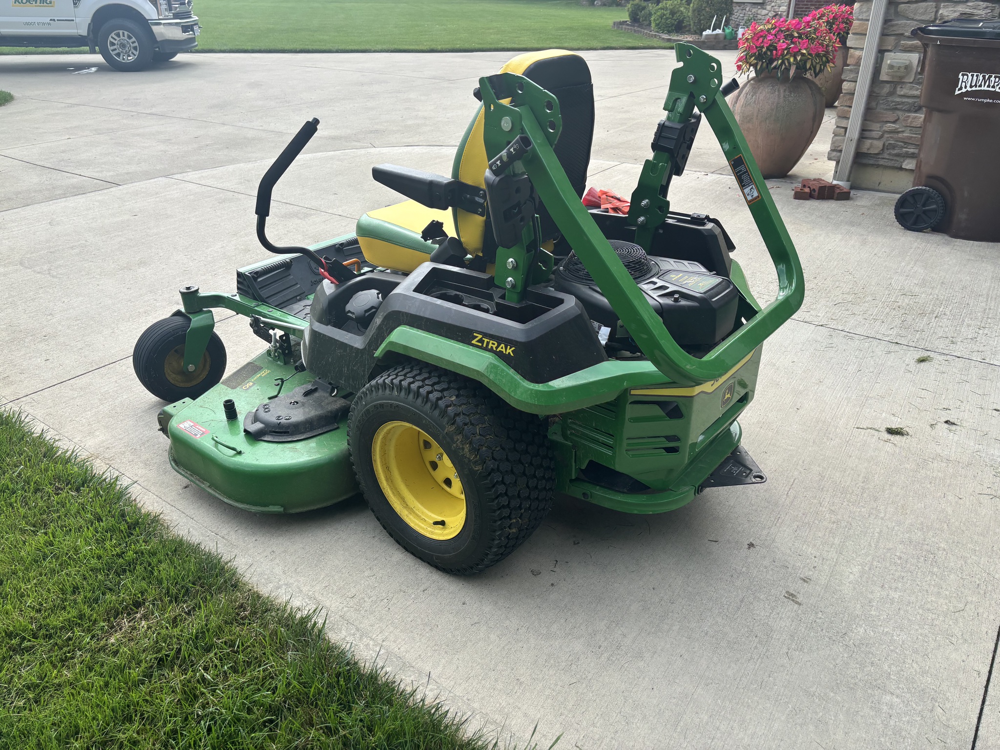 Used 2025 John Deere Z545R Zero Turn Mowers at Koenig Equipment in Tipp City, OH - PhotoXL4