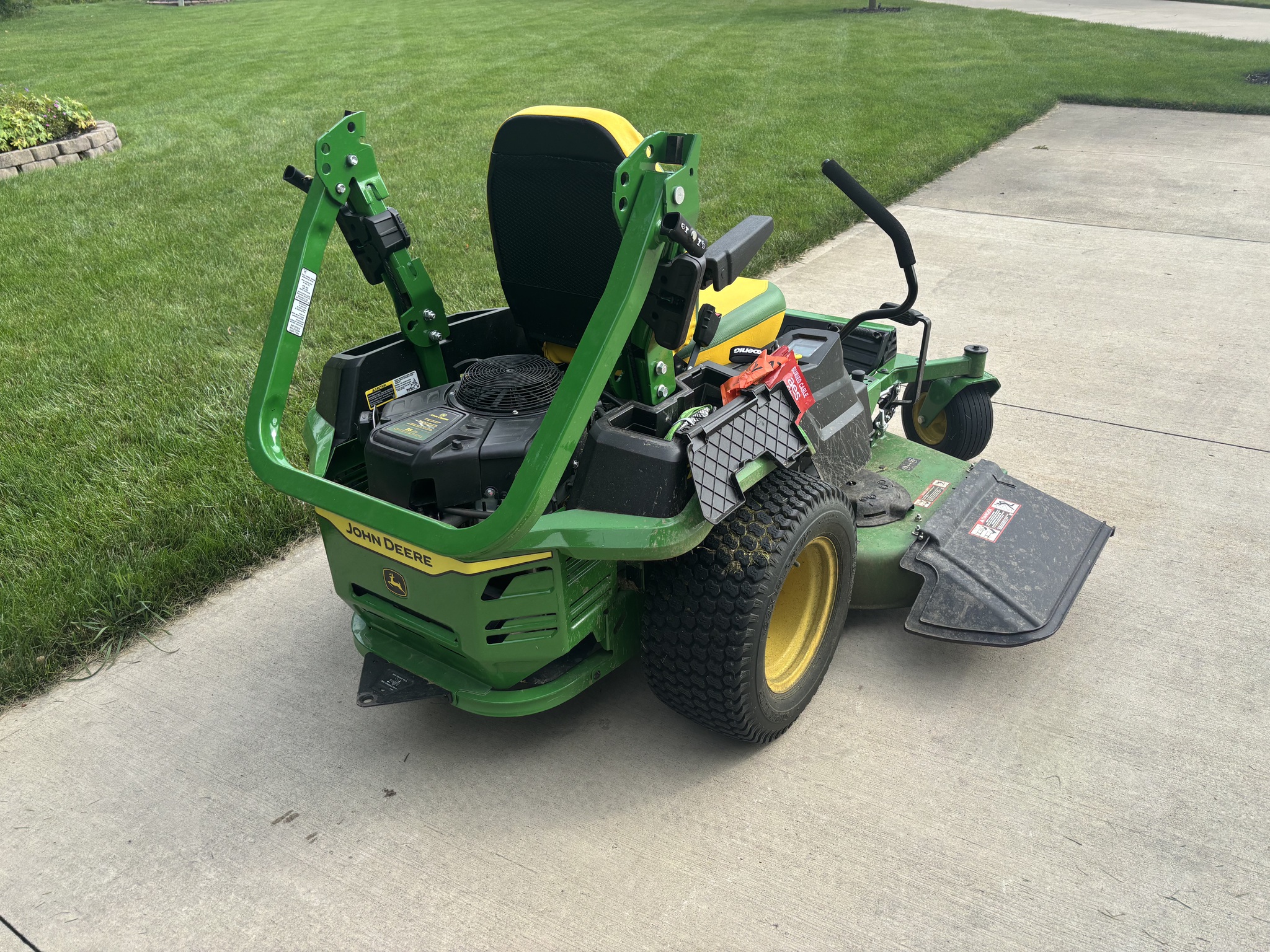 Used 2025 John Deere Z545R Zero Turn Mowers at Koenig Equipment in Tipp City, OH - PhotoXL6
