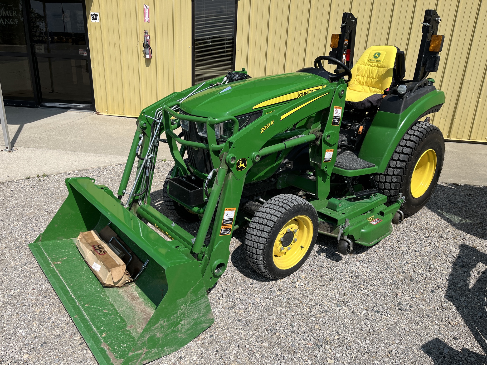 2024 John Deere 2032R Compact Utility Tractors