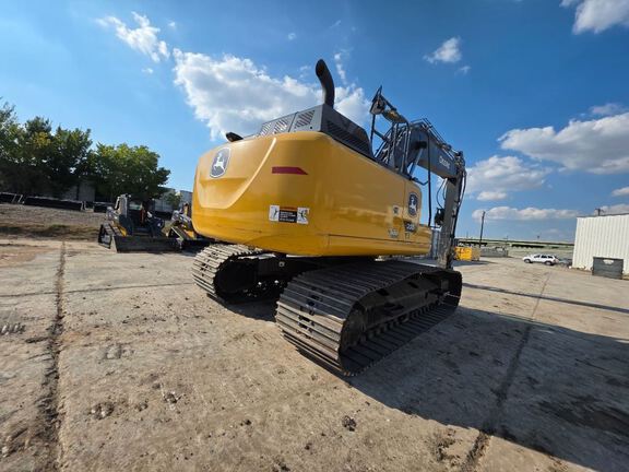 2023 John Deere 200G