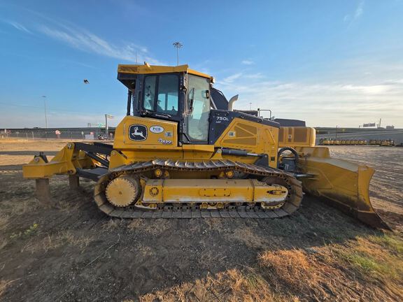 2024 John Deere 750L
