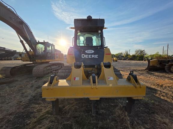 2024 John Deere 750L