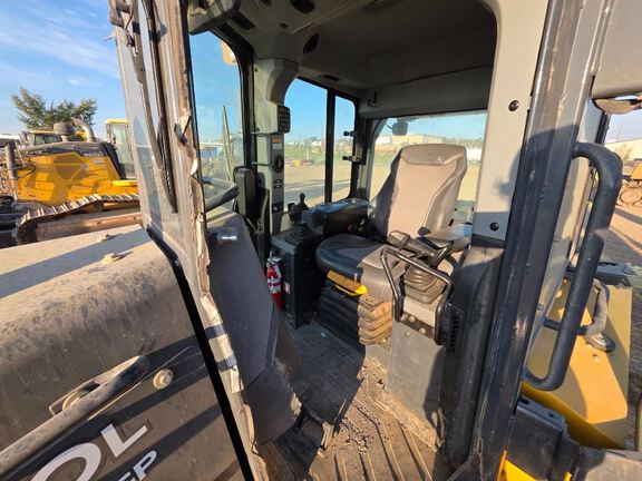 2024 John Deere 750L