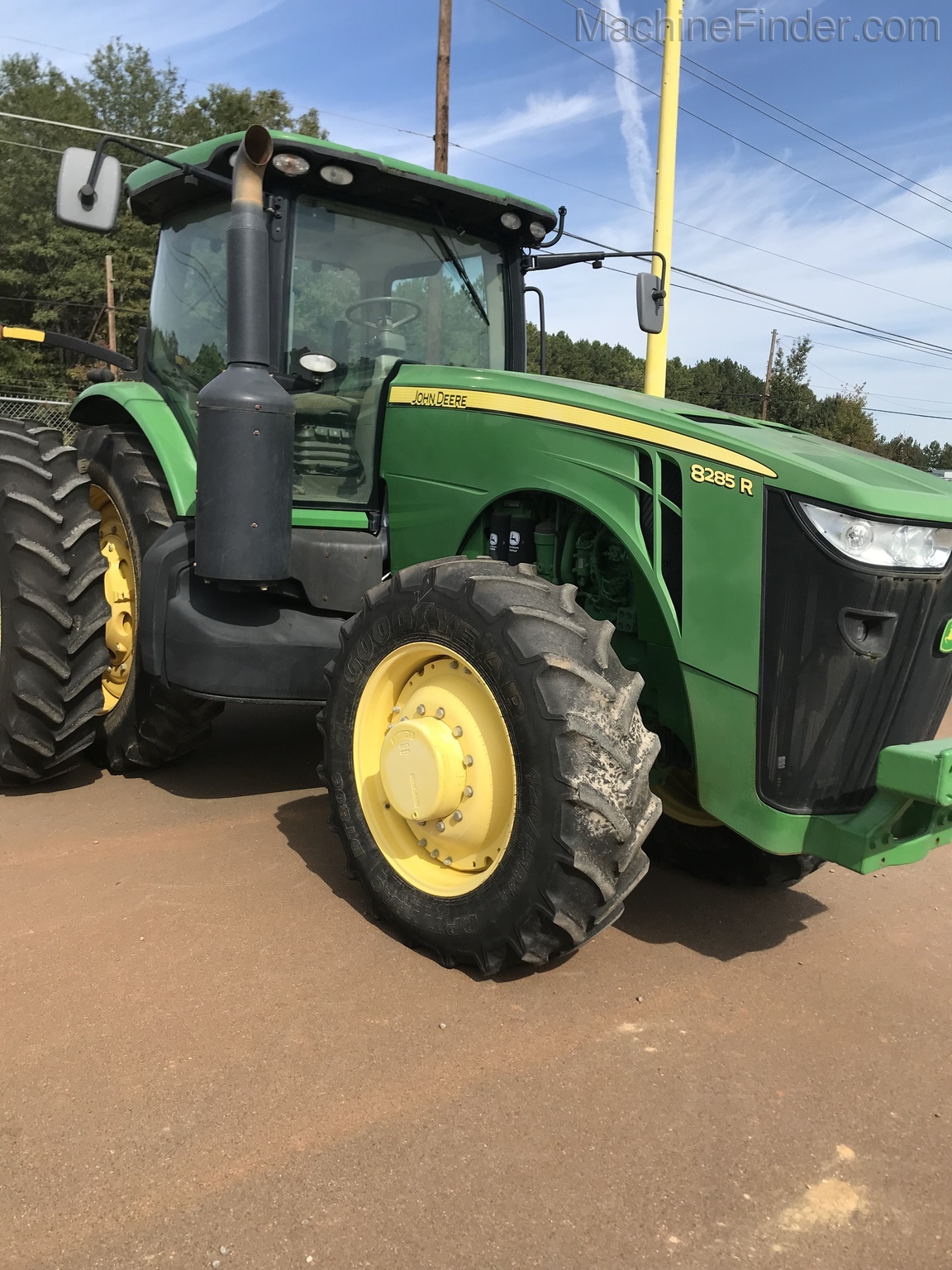 2012 John Deere 8285R Image 3