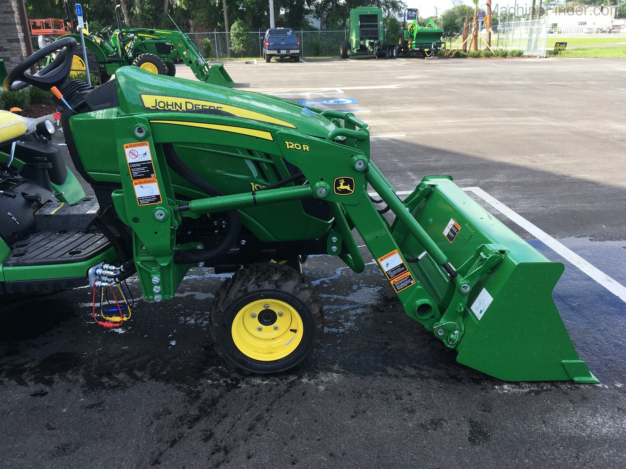2020 John Deere 1025R BACKHOE PACKAGE Image 10