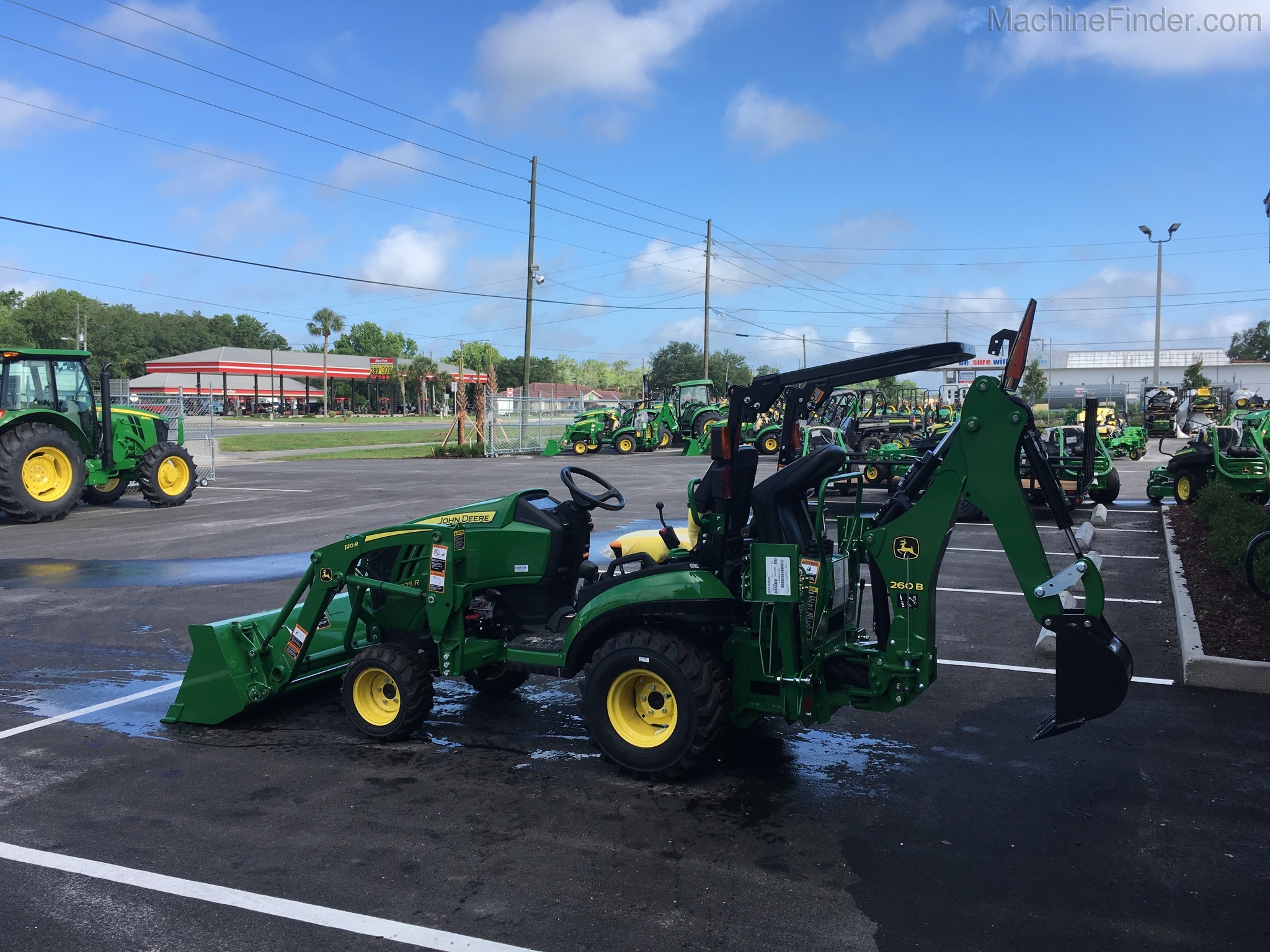 2020 John Deere 1025R BACKHOE PACKAGE Image 4