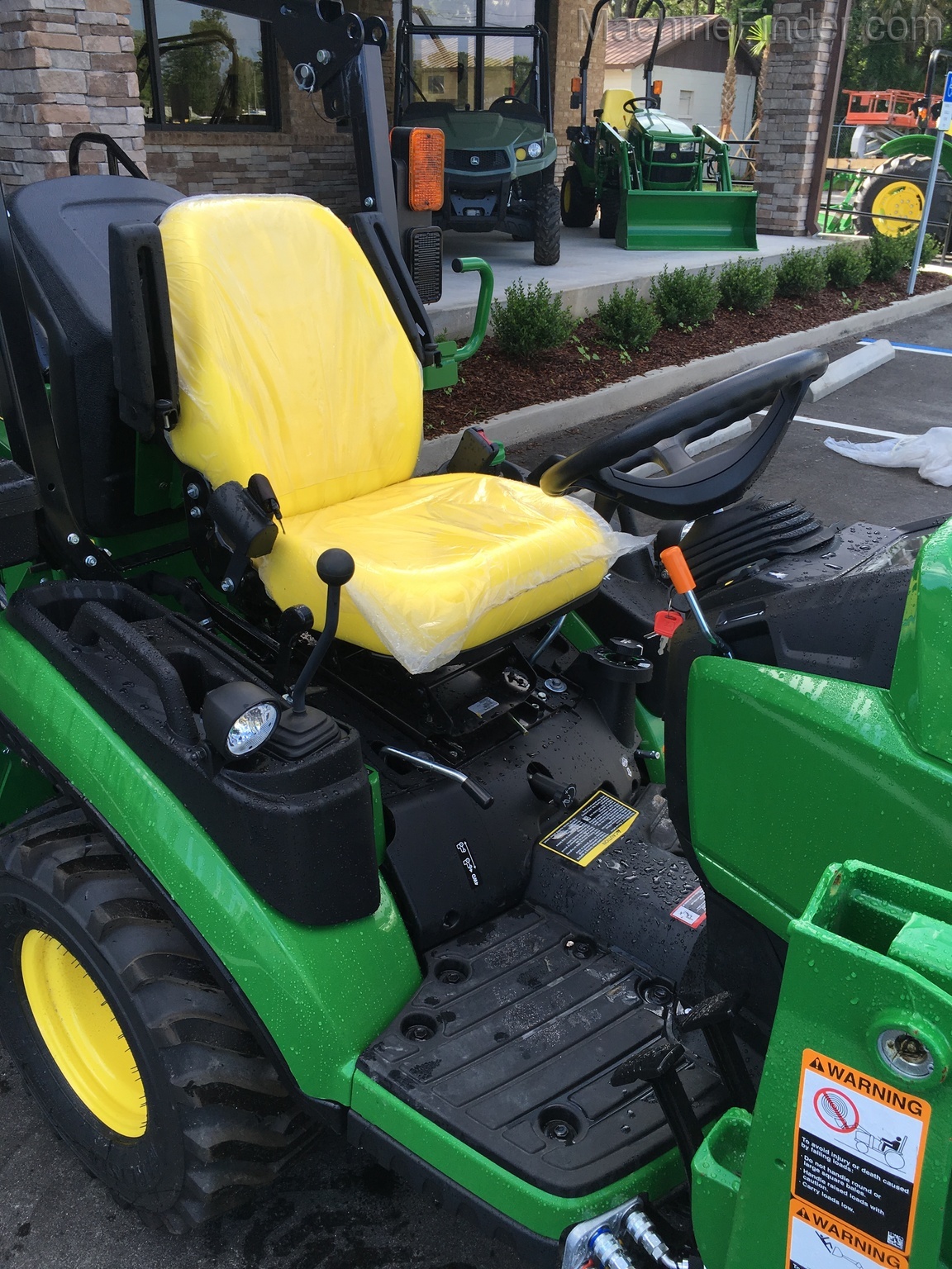 2020 John Deere 1025R BACKHOE PACKAGE Image 9