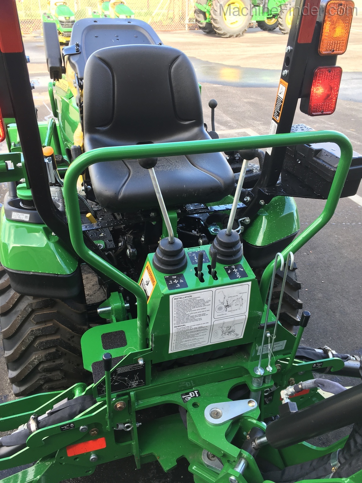 2020 John Deere 1025R BACKHOE PACKAGE Image 12