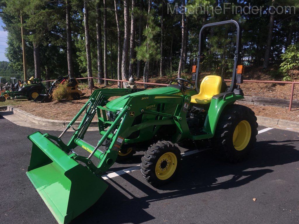 2018 John Deere 3025E Image 2