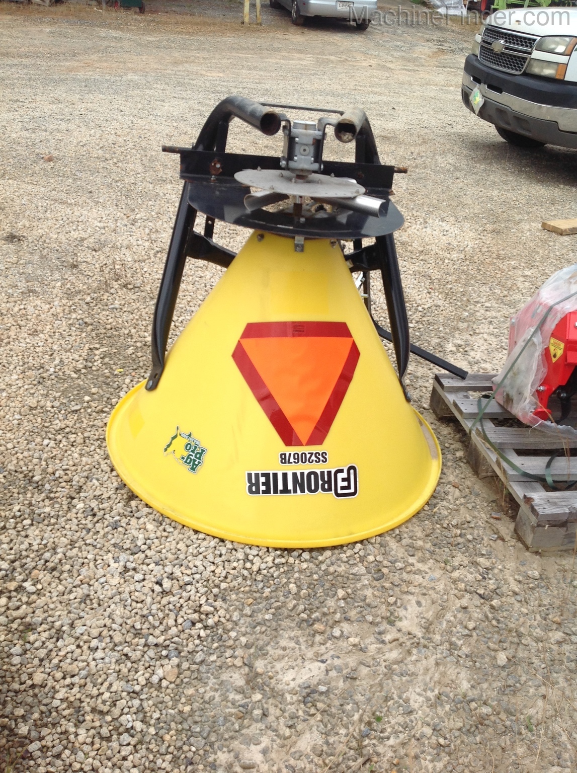 2017 Frontier SS1067B Image 2