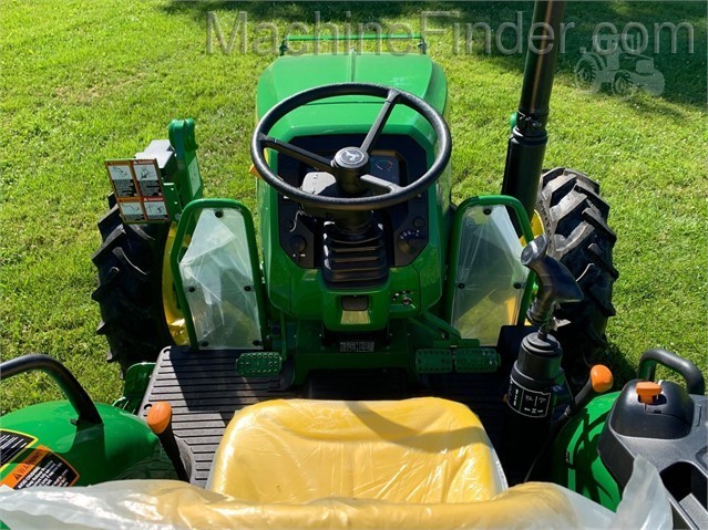 2020 John Deere 5055E Image 8