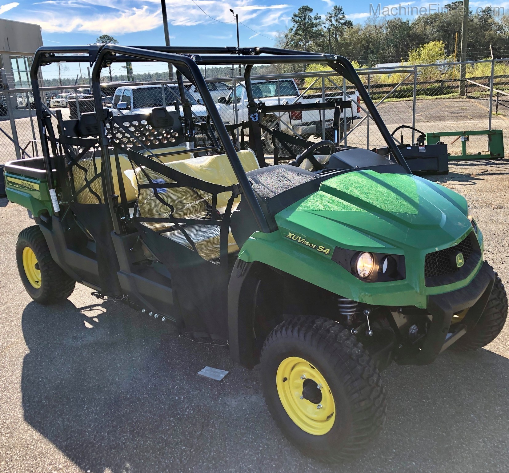 2020 John Deere 560ES4 Image 1