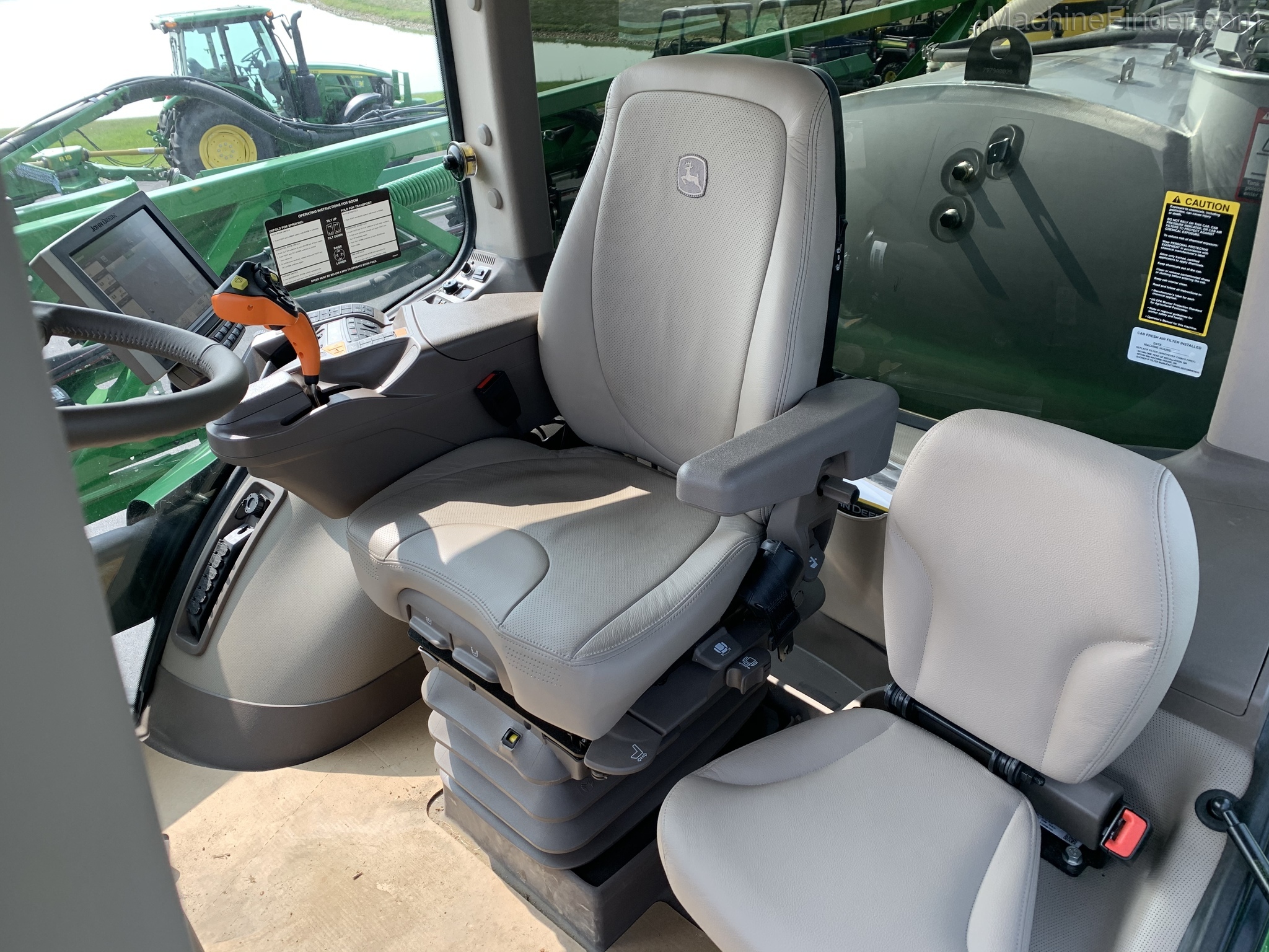 2020 John Deere R4030 Image 13