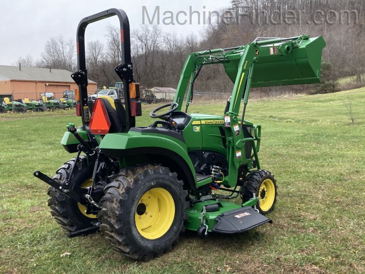 2020 John Deere 2032R Image 4