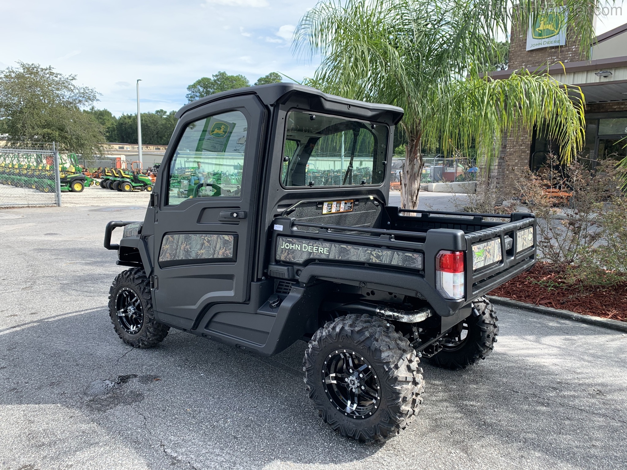2020 John Deere 835R Image 3