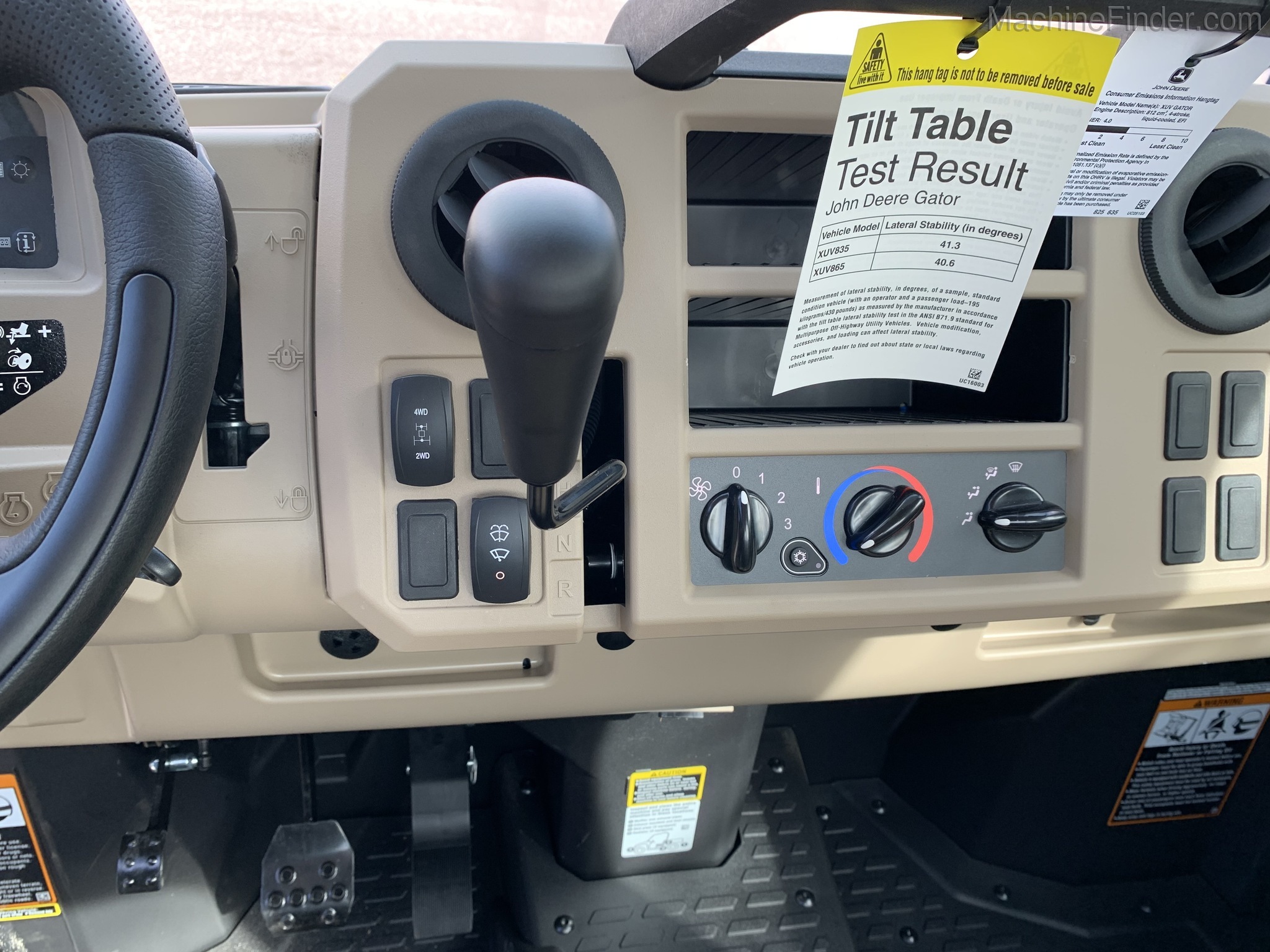 2020 John Deere 835R Image 10