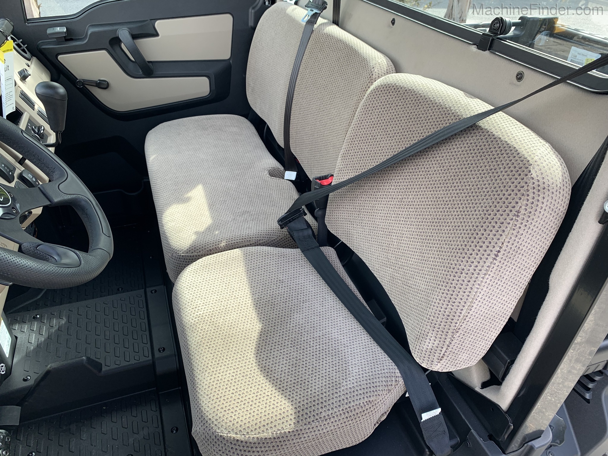 2020 John Deere 835R Image 11