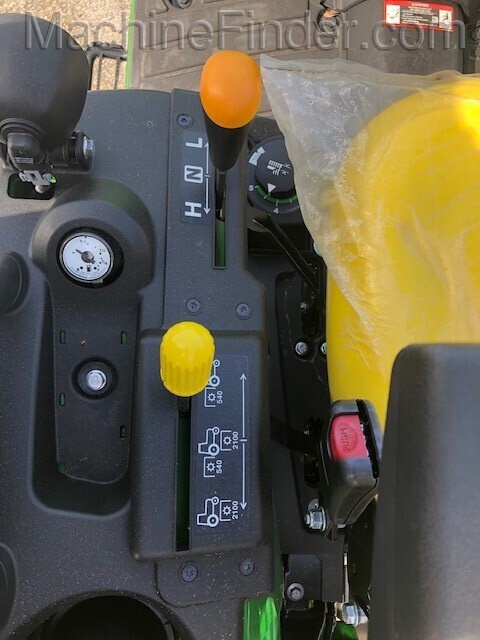 2020 John Deere 2025R TRACTOR-LOADER-BACKHOE Image 9
