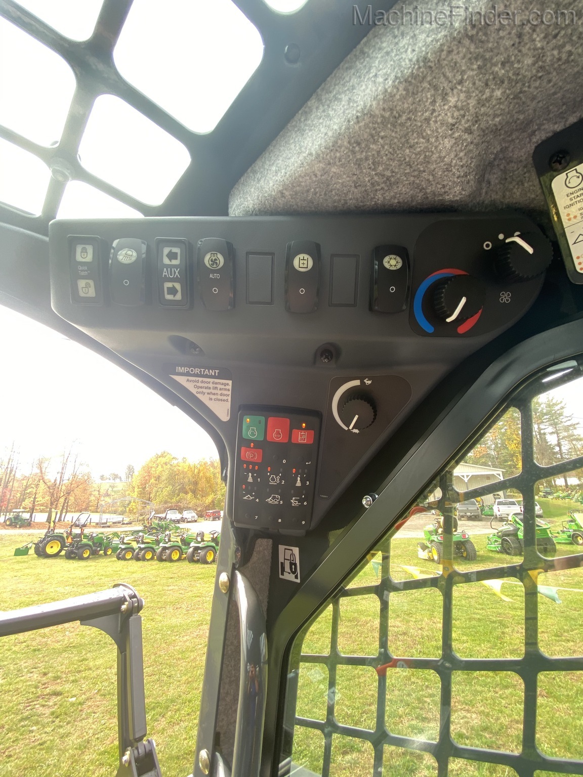 2020 John Deere 333G Image 12