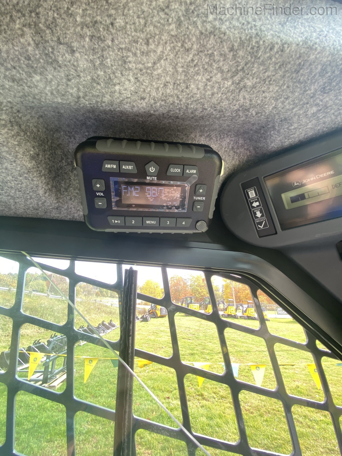 2020 John Deere 333G Image 11