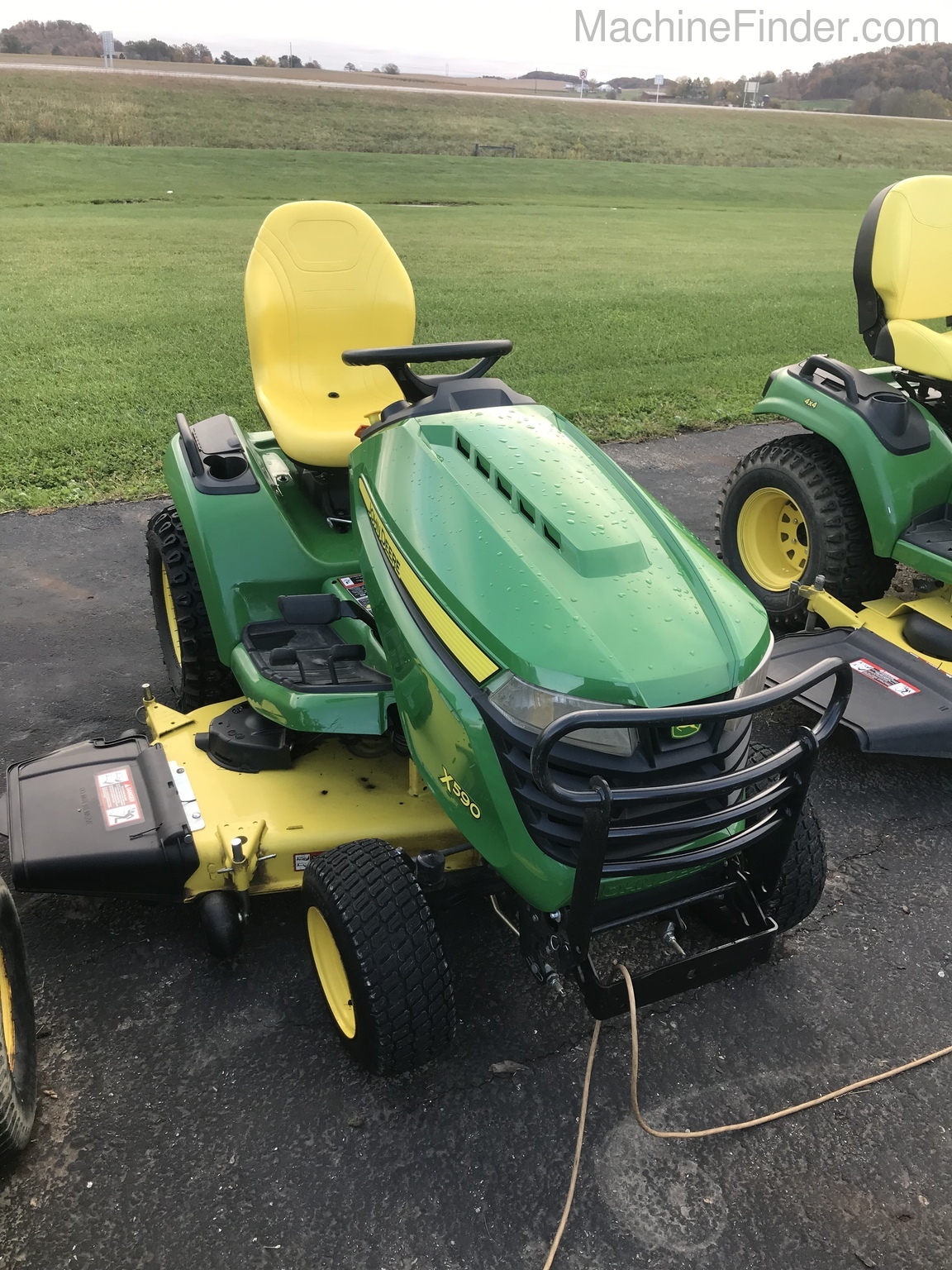 2018 John Deere X590 Image 4