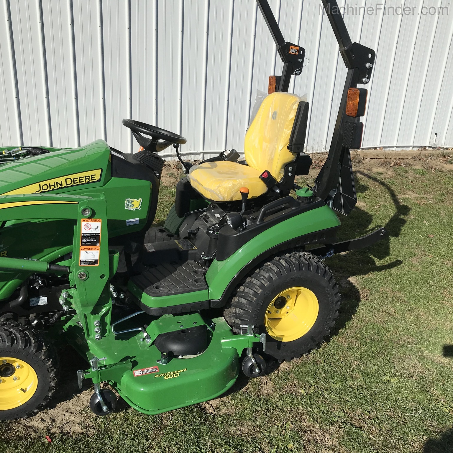 2020 John Deere 1025R Image 4