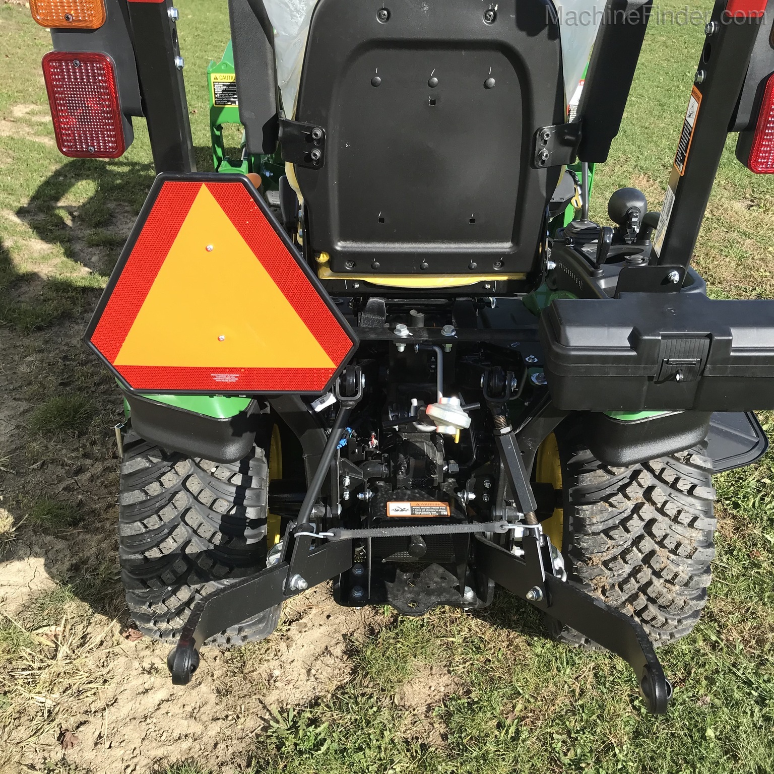 2020 John Deere 1025R Image 5