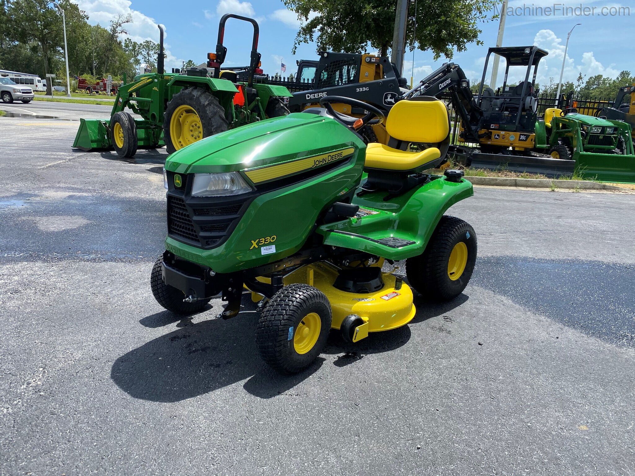 2021 John Deere X330 Image 3