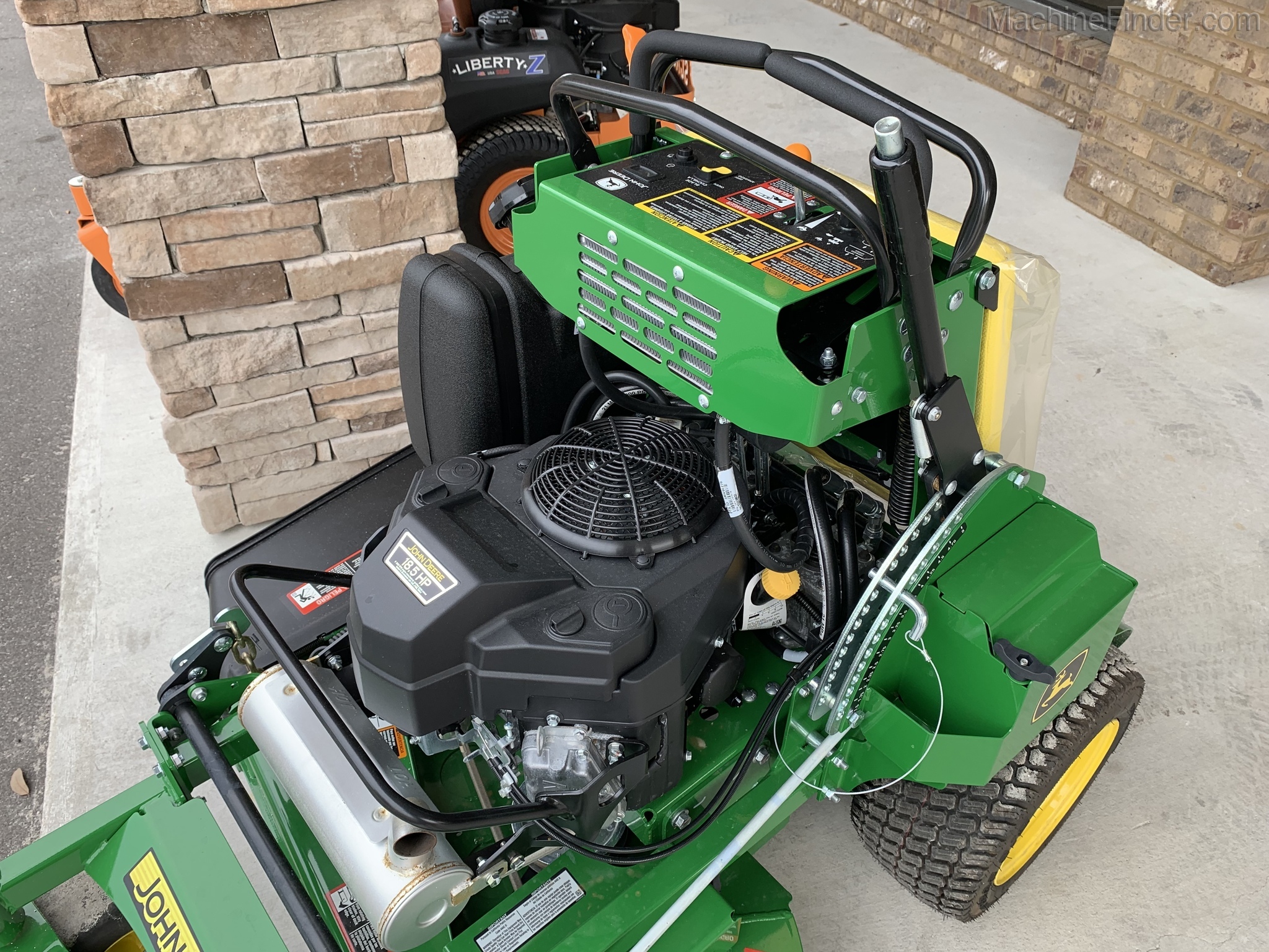 2020 John Deere 636M Image 5