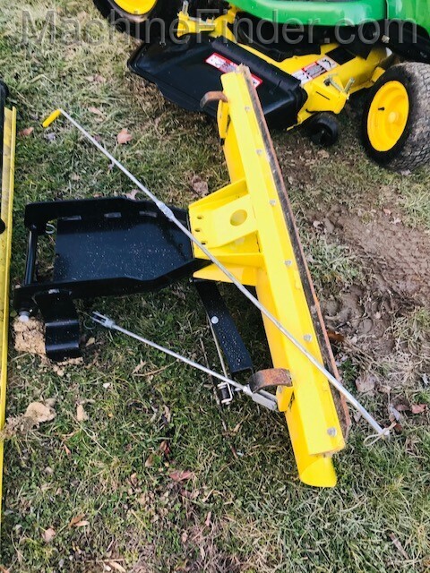 2011 John Deere X360 Image 15