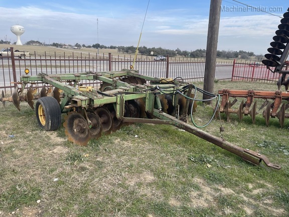John Deere 1640 Image 1