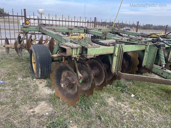 John Deere 1640 Image 3