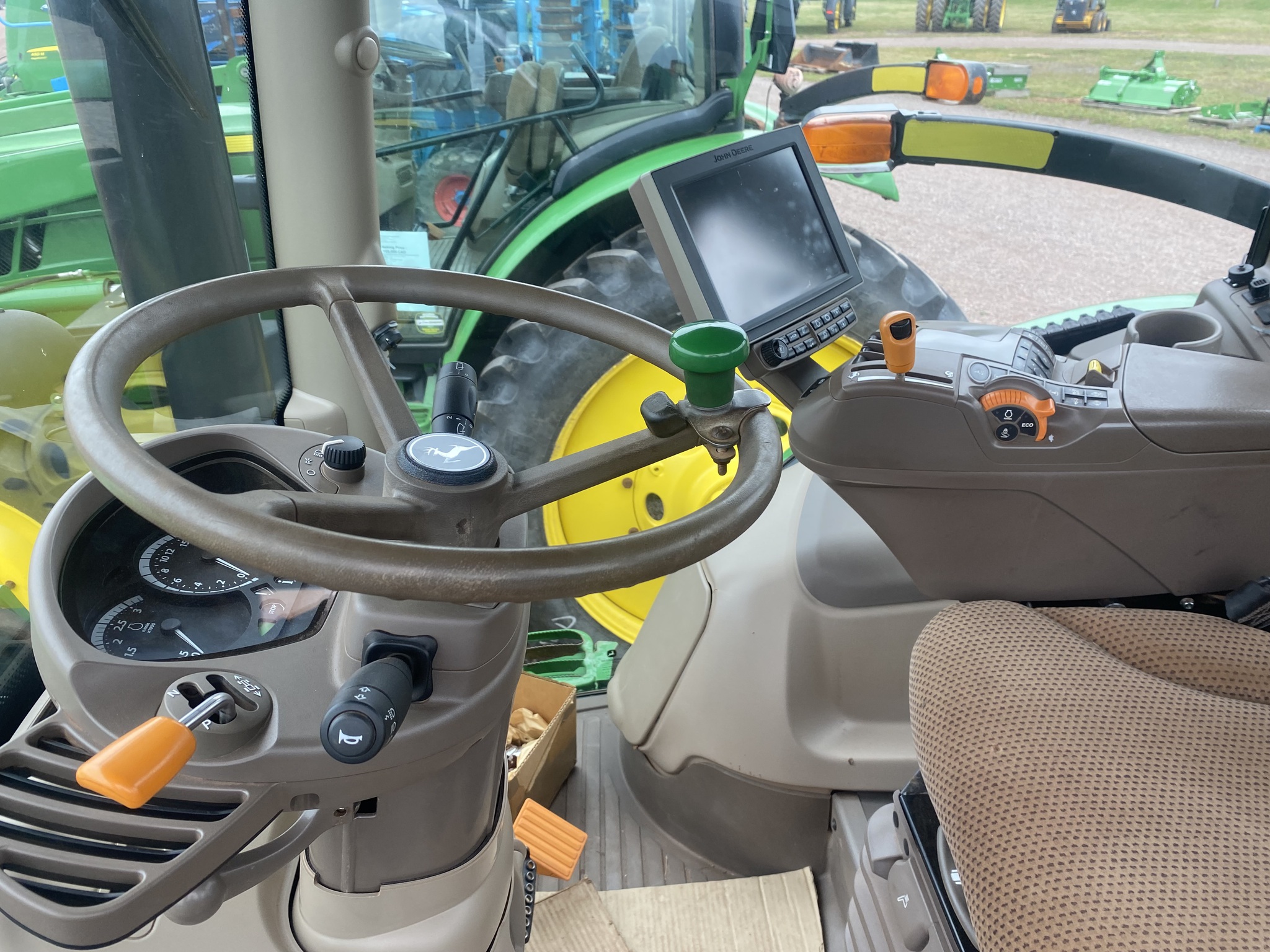 2017 John Deere 6215R Image 5